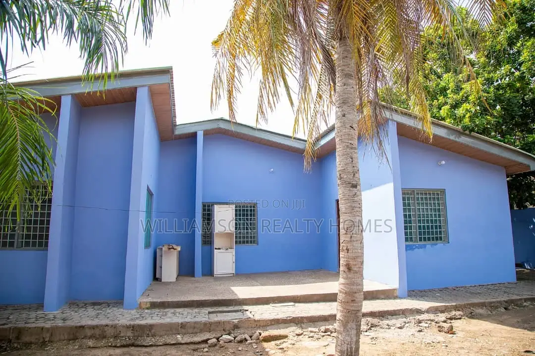 4bdrm House in Community 20, Spintex for sale
