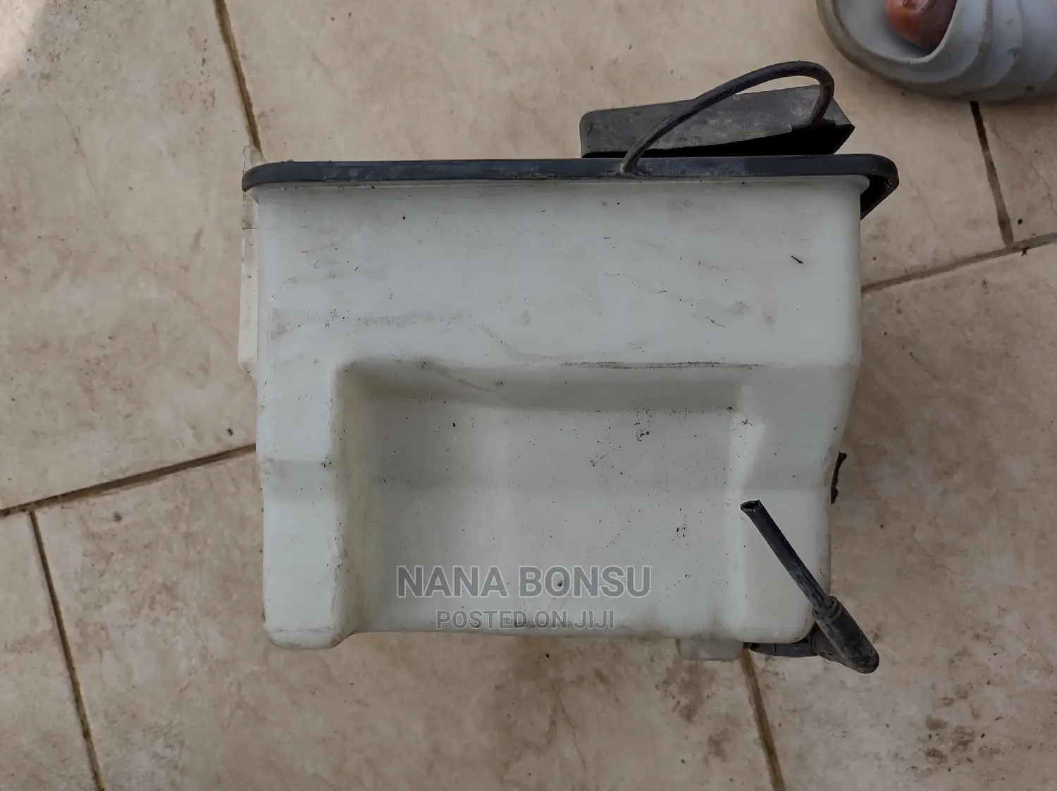 Ford F-150 Wiper Water Tank