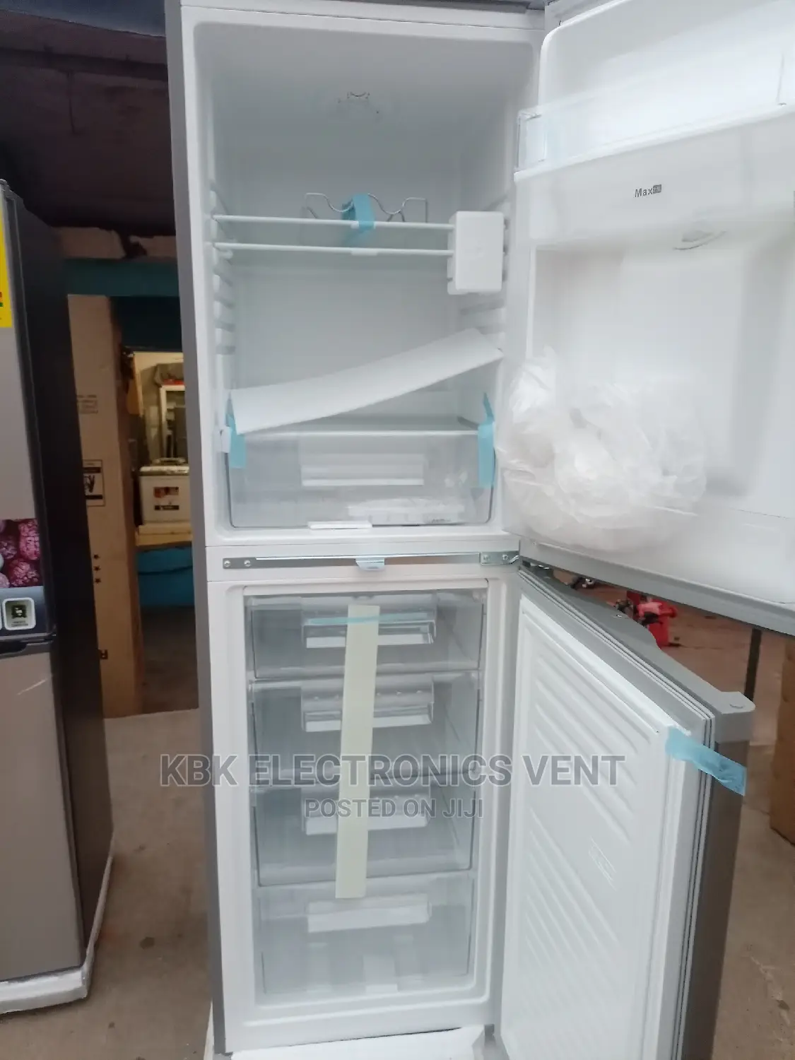 Roch 260ltr Double Door Refrigerator Water Dispenser