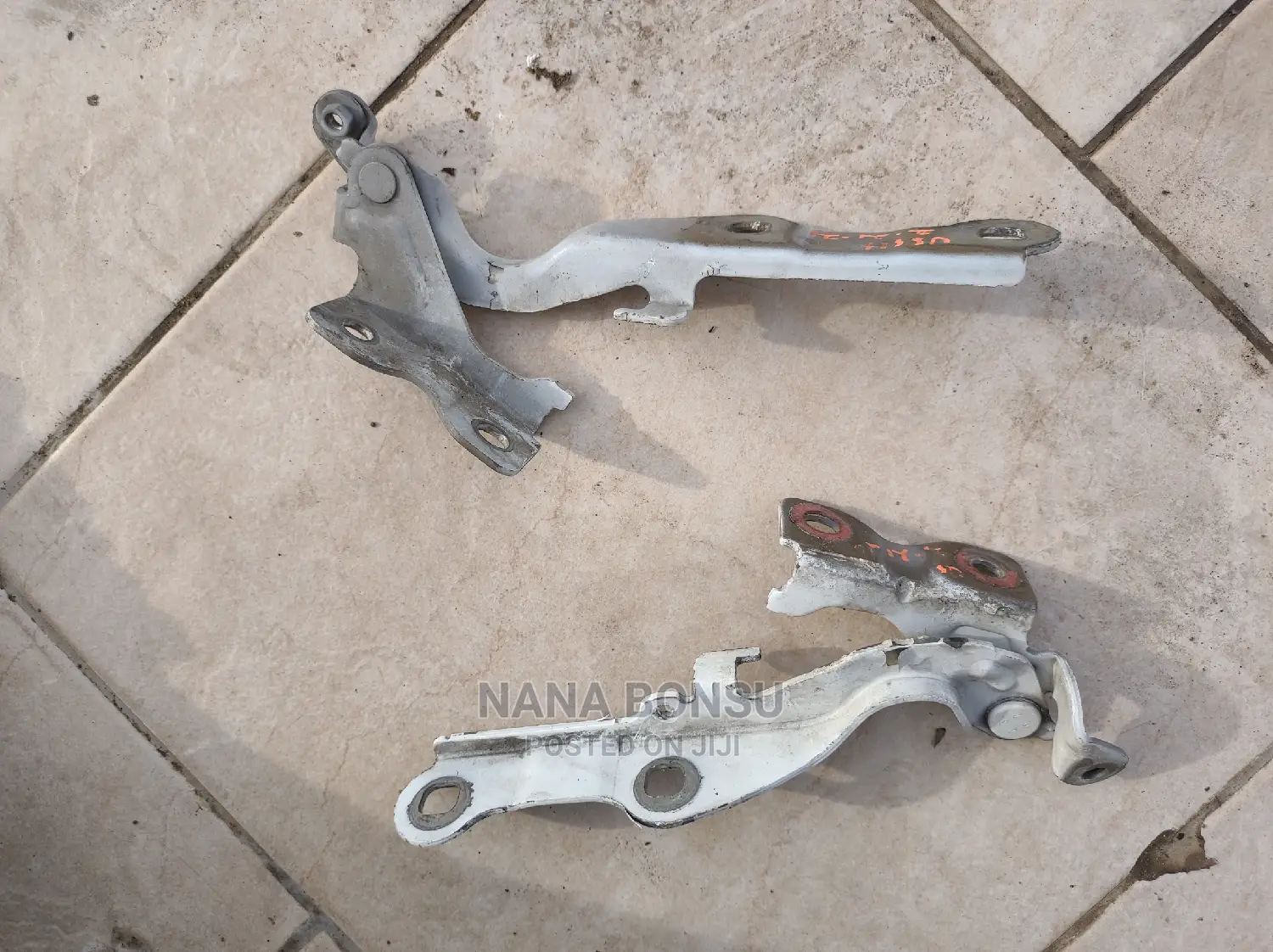 Chevrolet Cruze Door Hinges