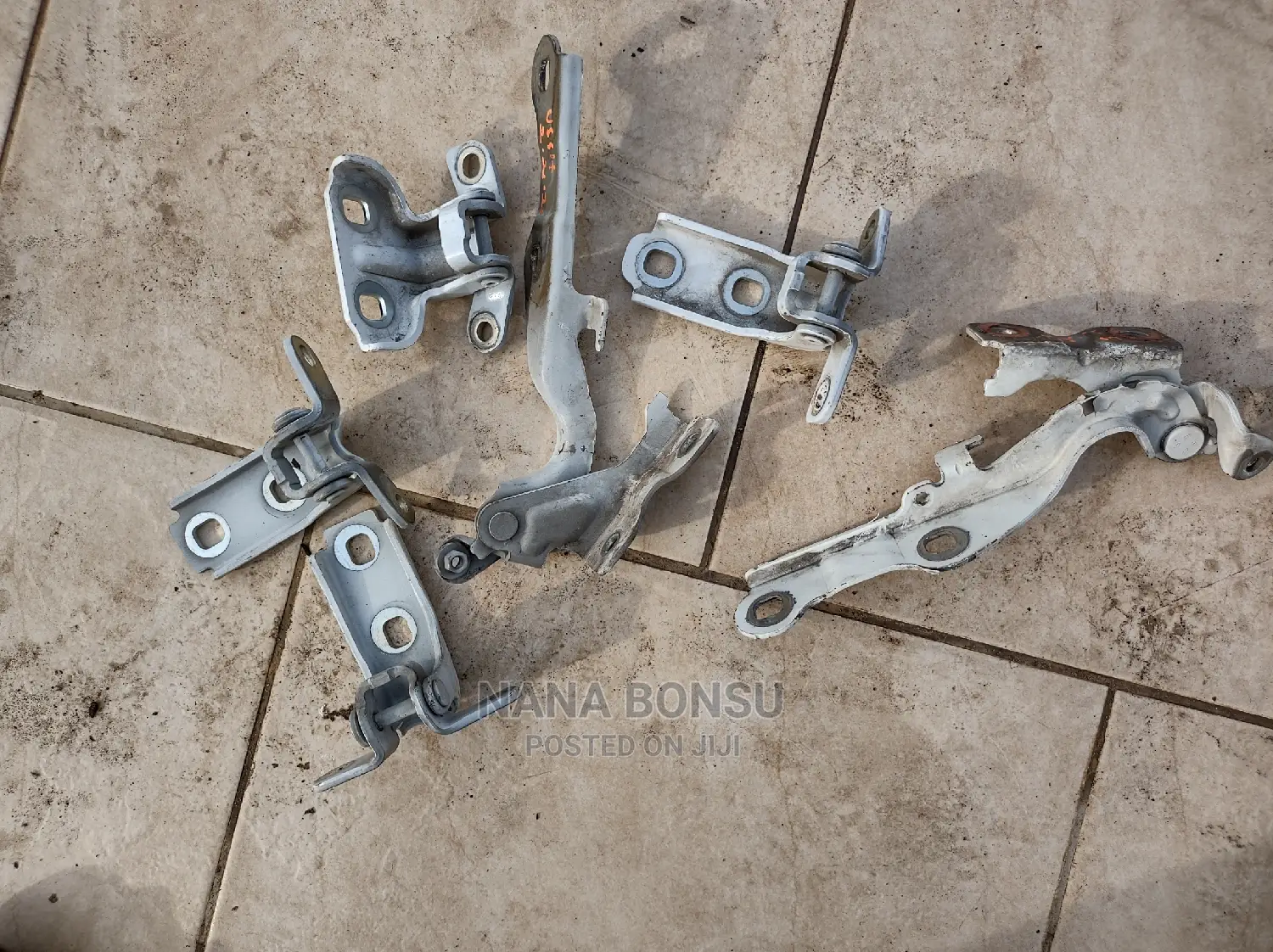 Chevrolet Cruze Door Hinges