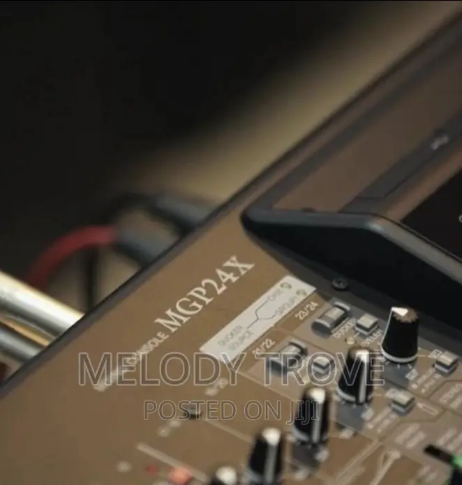 Yamaha MGP24X 24-Channel Mixer With Effects