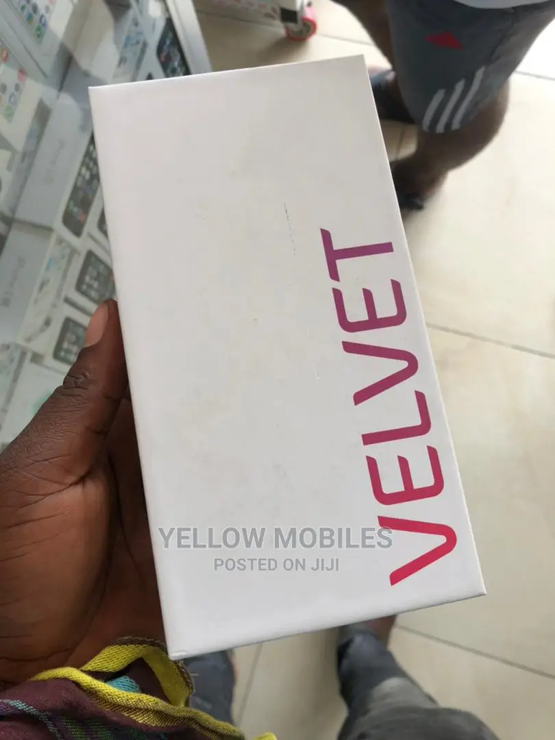 New LG Velvet 128 GB Black
