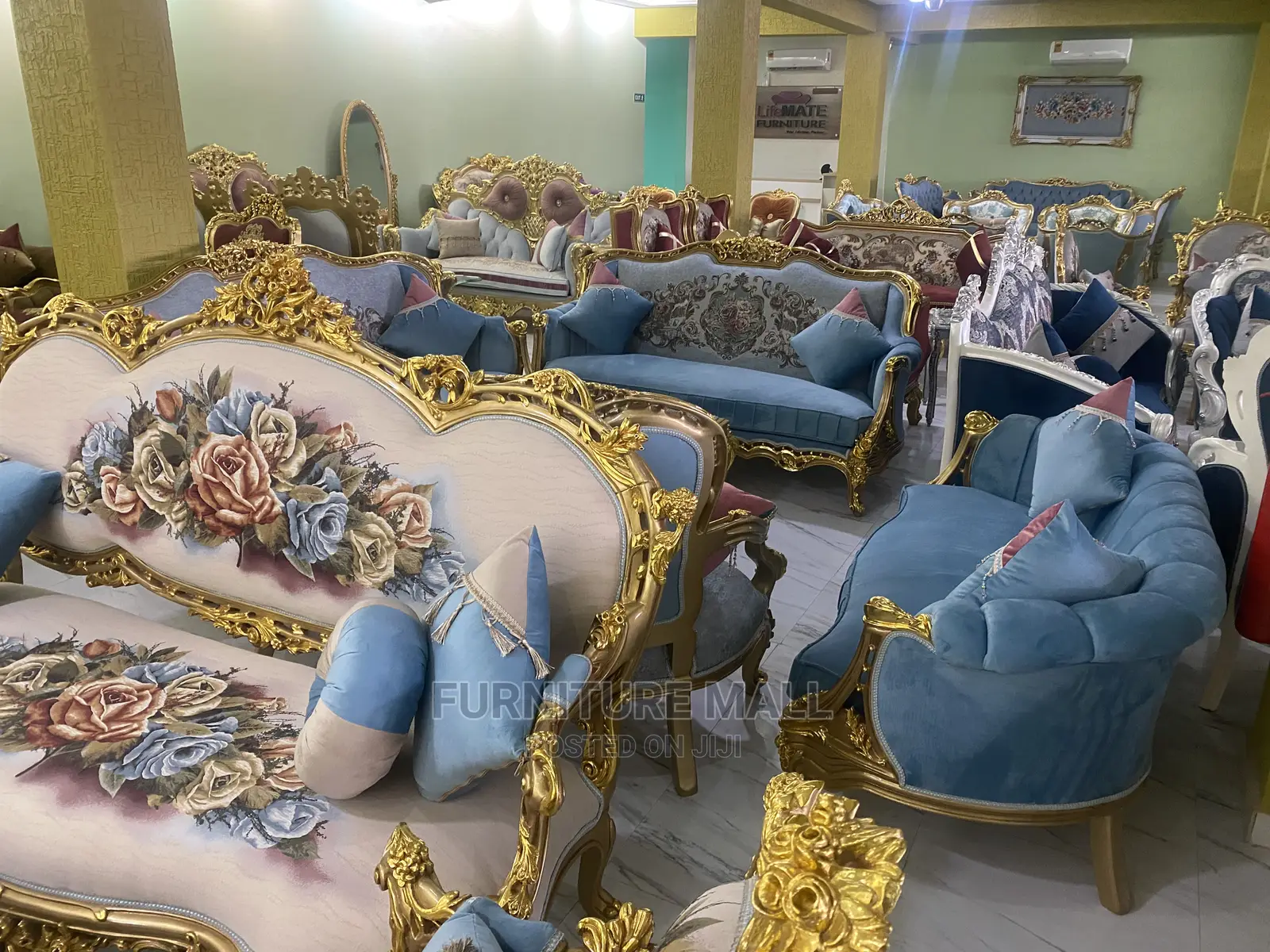 Excellent Royal Set. Free Delivery 