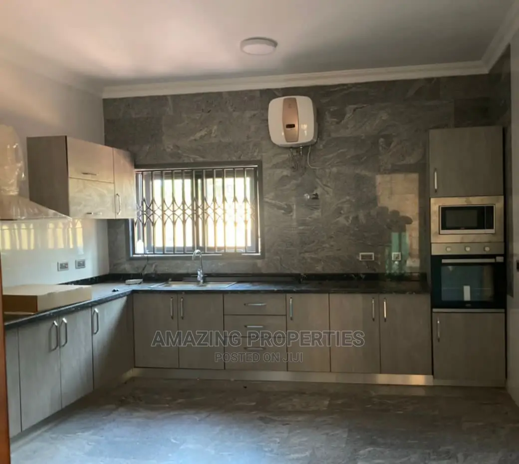 4bdrm House in East Legon for rent