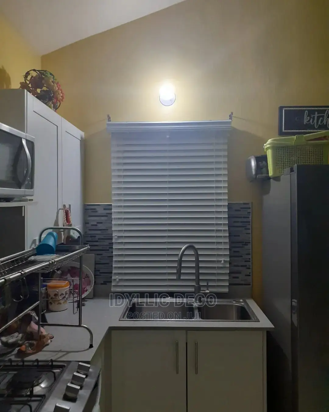 Satisfies Wooden Blinds Curtains