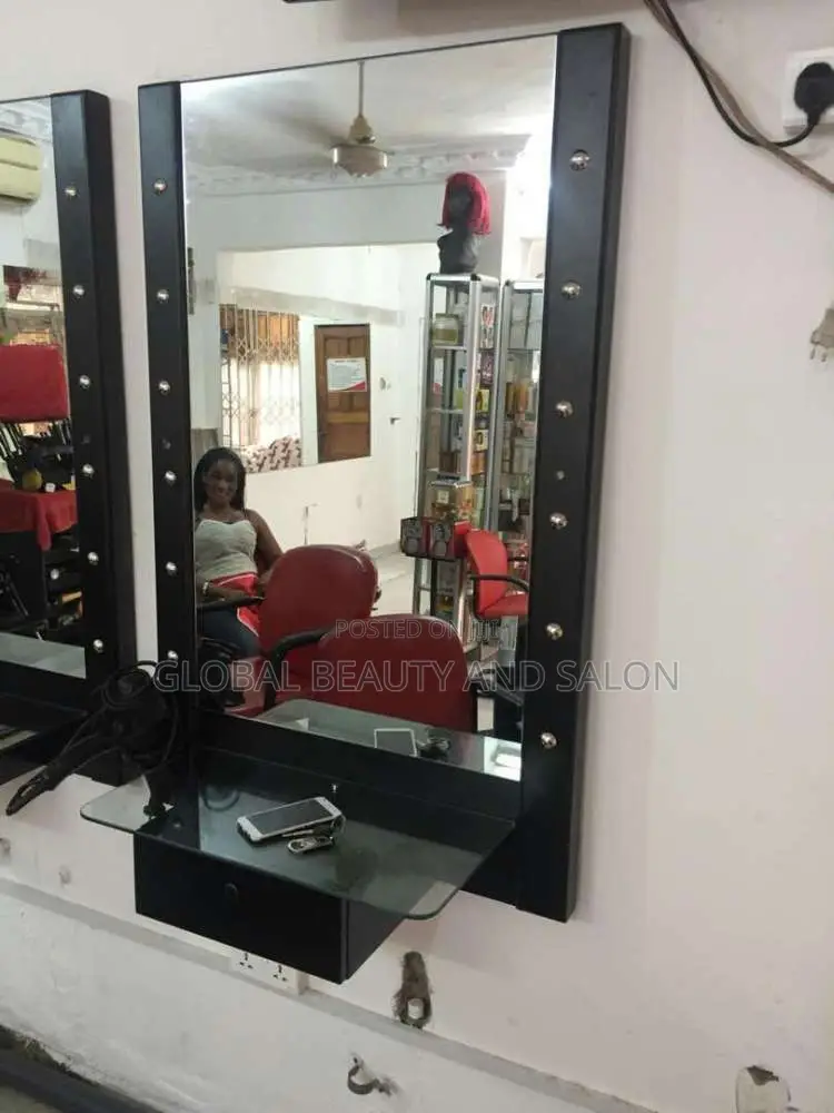 Salon and Barbering Mirrors