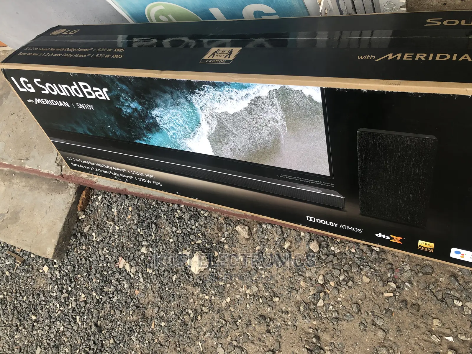 Enhanced Bass LG SN10YG 570W Virtual 5.1.2-Channel Soundba