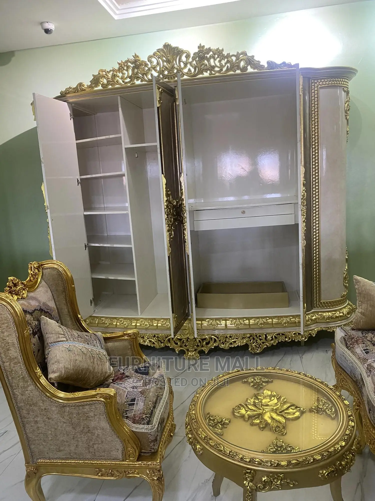 Golden Walk-In Wardrobe . Free Delivery 