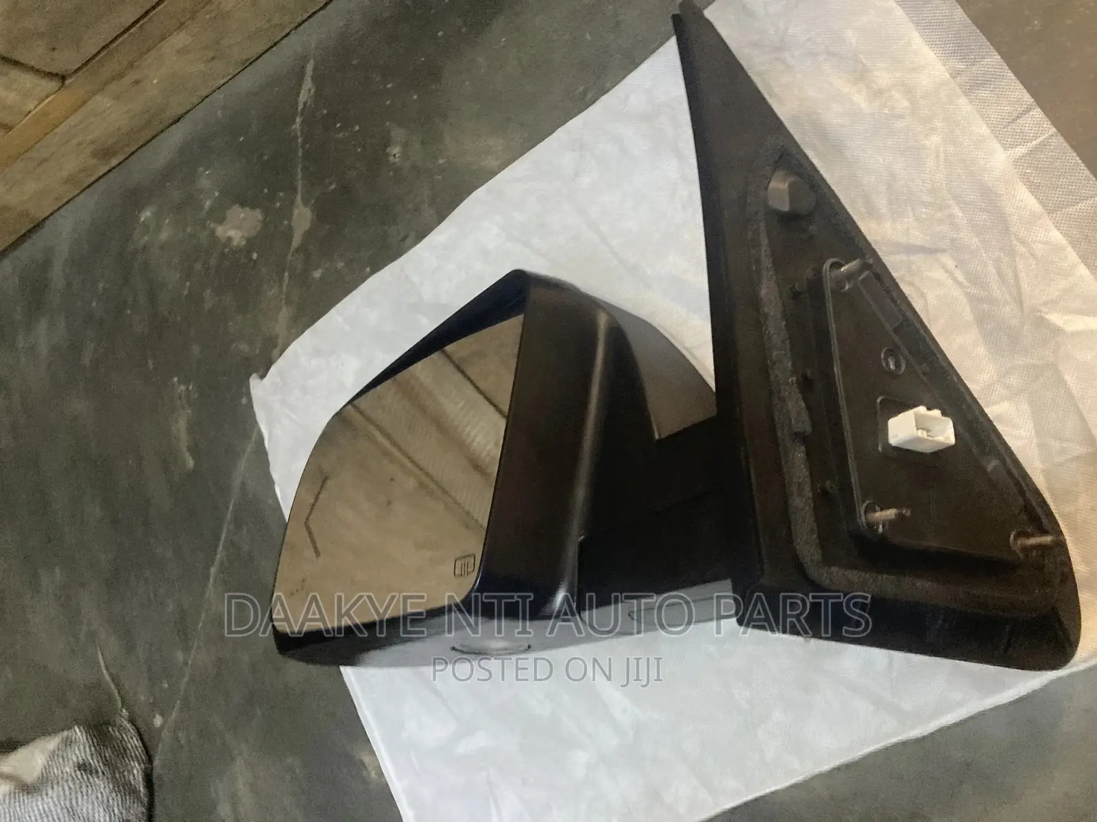 Sequoia 2018 Side Mirror