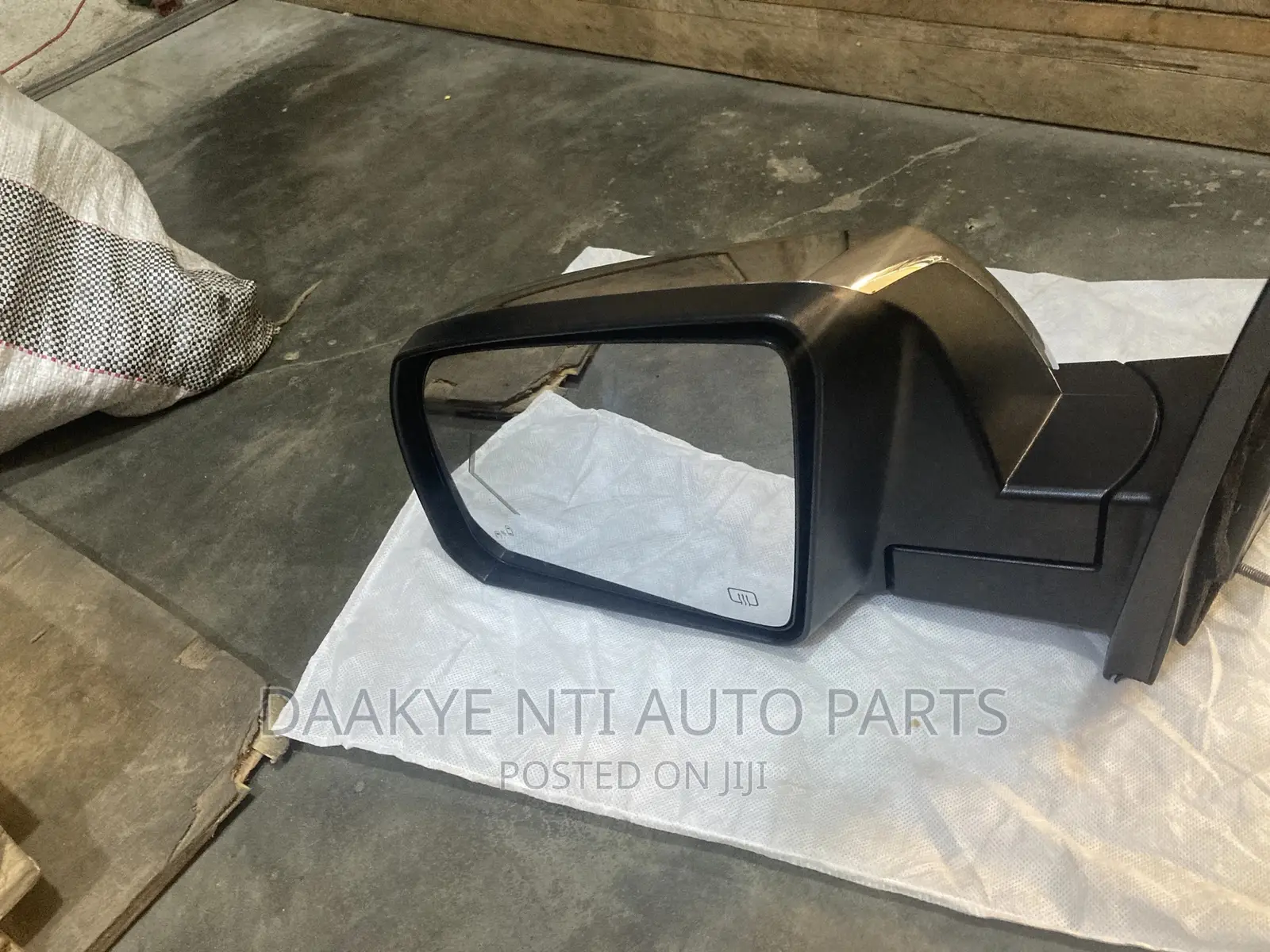 Sequoia 2018 Side Mirror