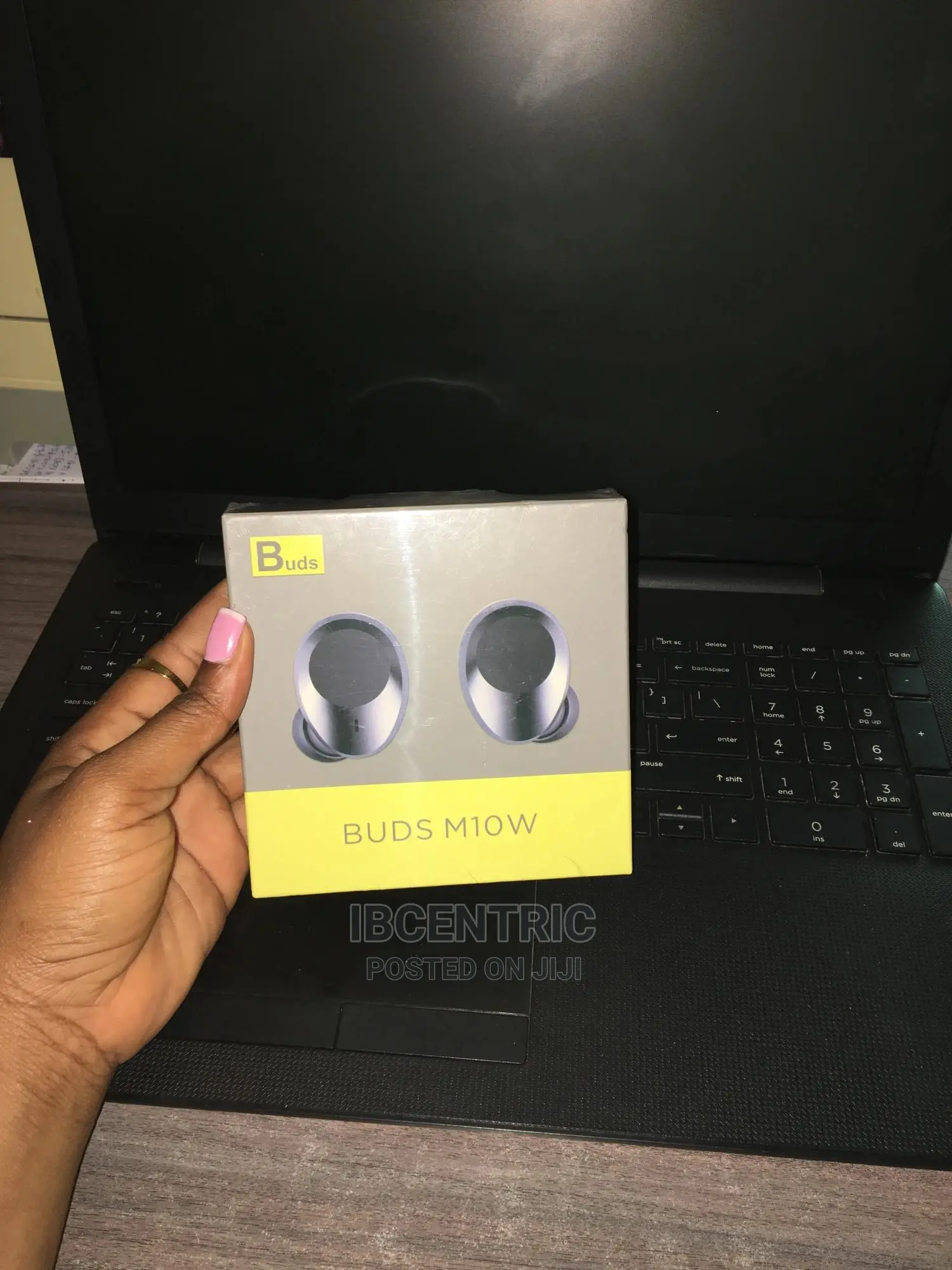 Sunton M10W Wireless Bluetooth Earbuds With Power Bank