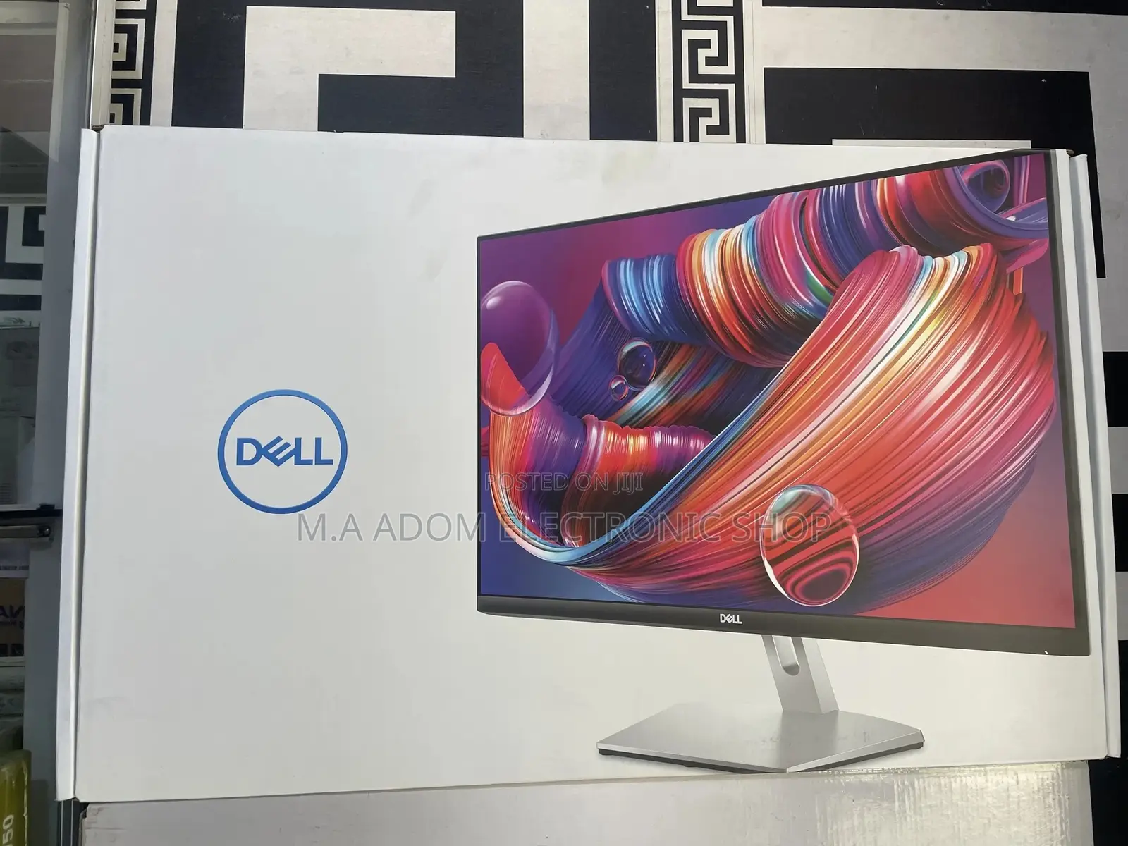Grey Colour Dell 27” Monitor With 75hz Fullhd Ips Panel