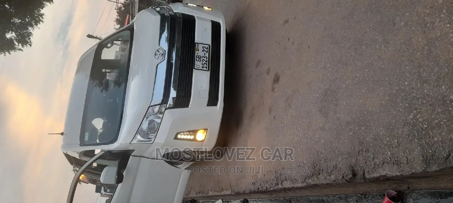 Minivans for Rent for Short or Long Term Rentals in Ghana