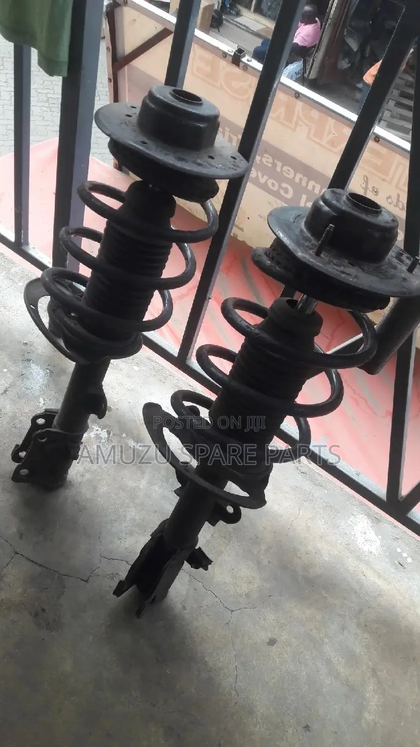 Chrysler Pacifica 2004 Front Shocks