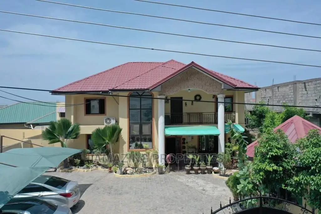 4bdrm House in Sakumono, Spintex for Sale