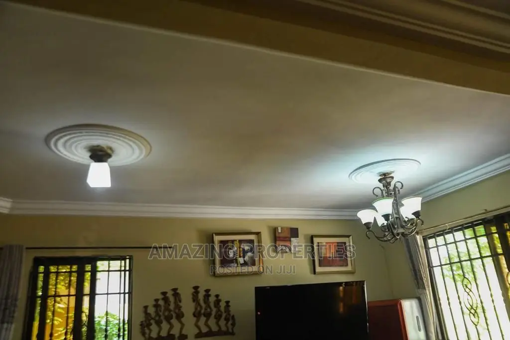 4bdrm House in Sakumono, Spintex for Sale