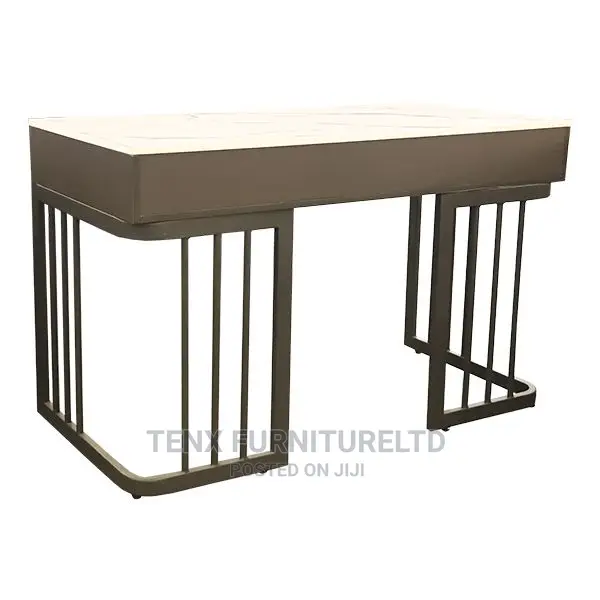 COMPUTER DESK (Metal Legs AND Non-Scratch Feet)