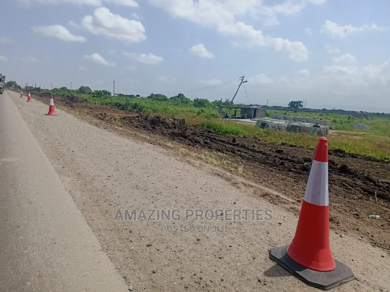 48 Acres of Titled Land.
Location; Data Link University.