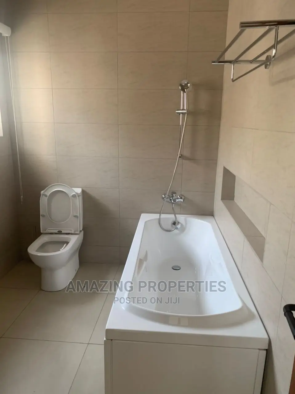 5bdrm House in 5 Bedroom Self for Sale