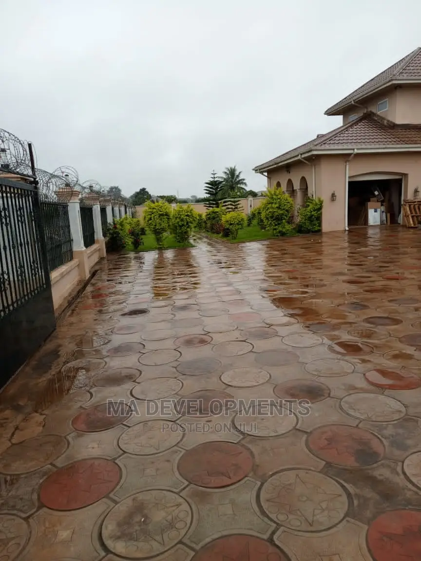 Furnished 9bdrm Villa in Ma Developments, Sunyani Municipal for Sale