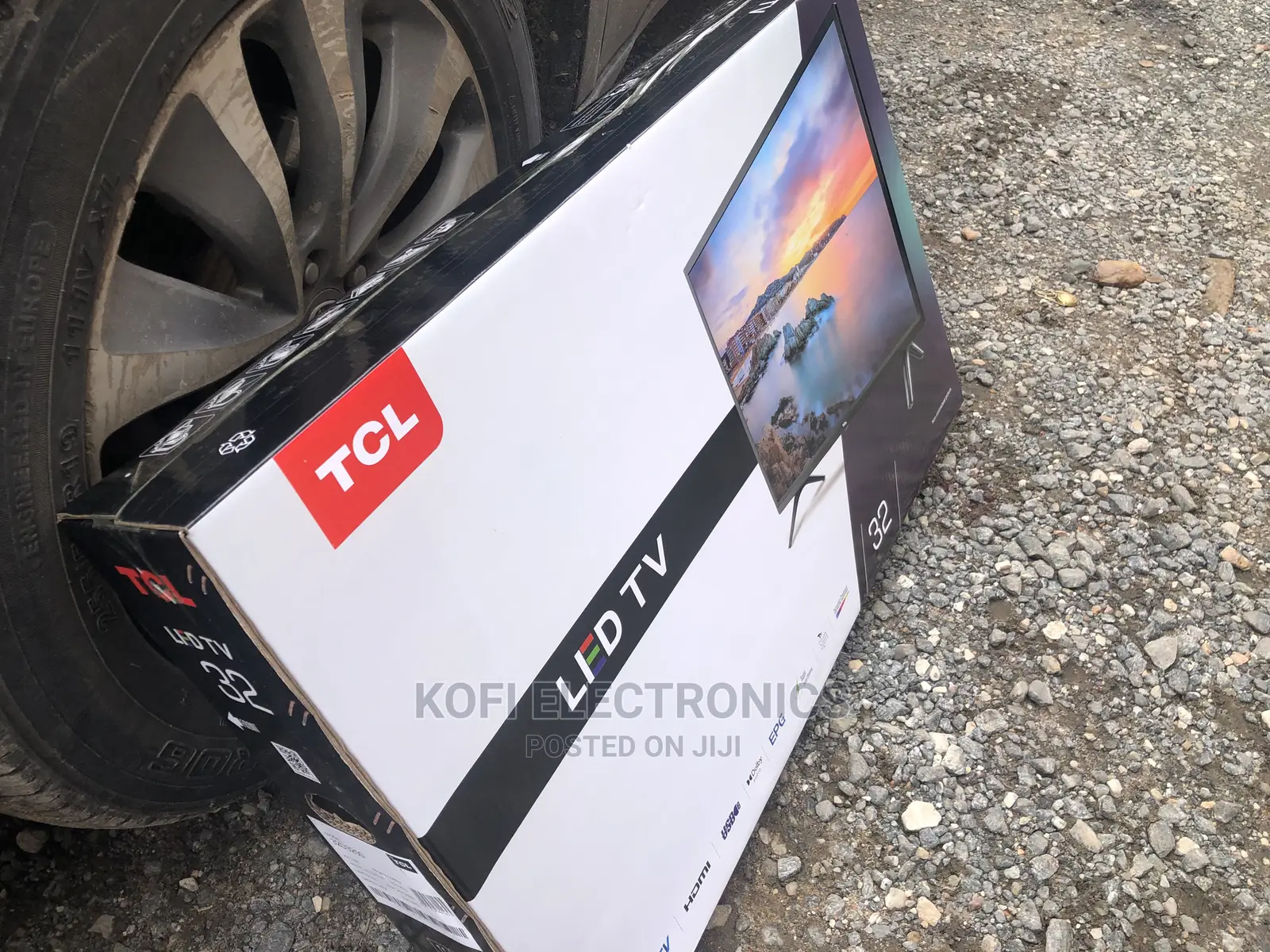 On Sale TCL 32D3200 Digital Satellite LED TV - 32" Black