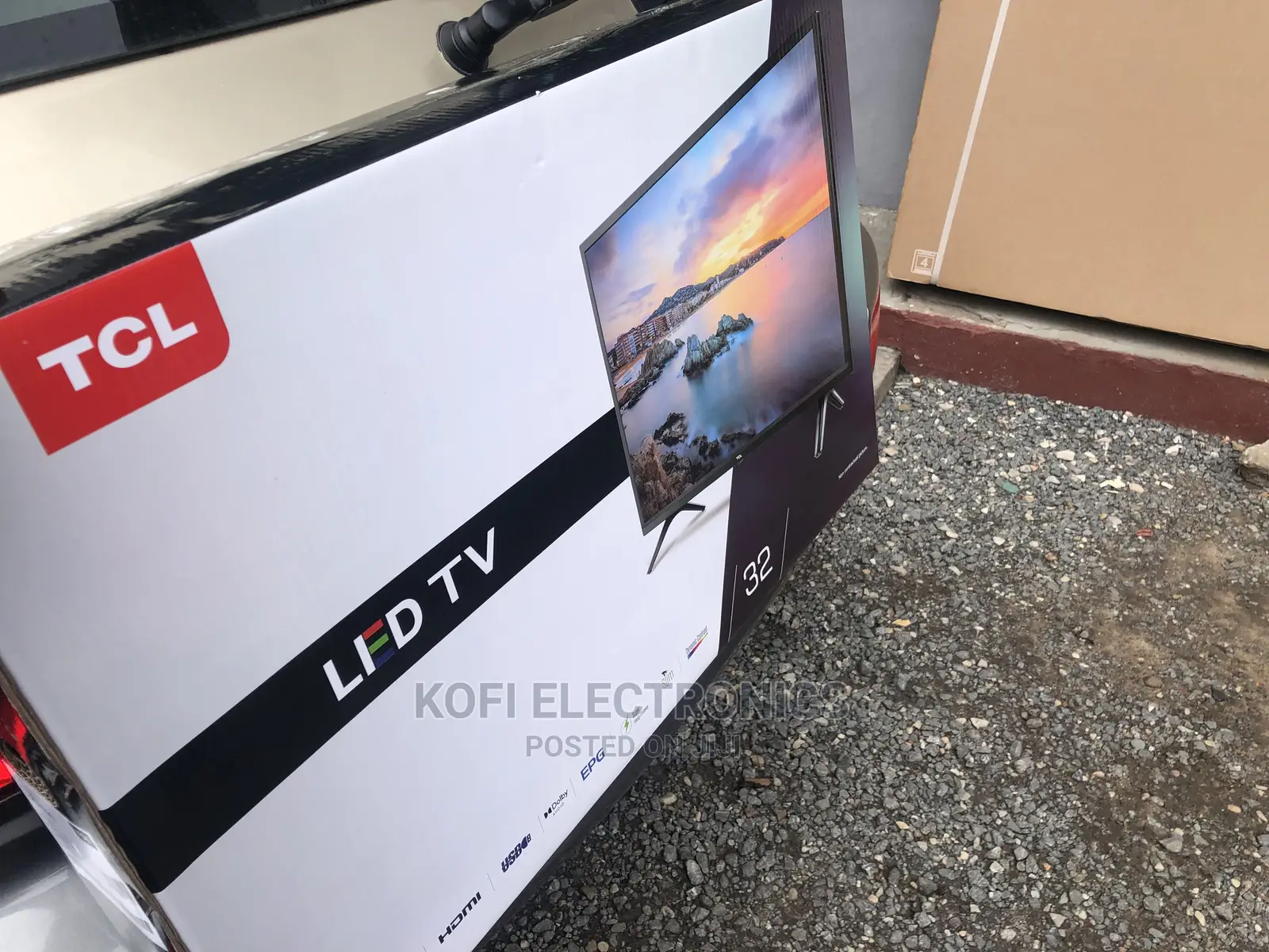 Buy This TCL 32D3200 LED TV