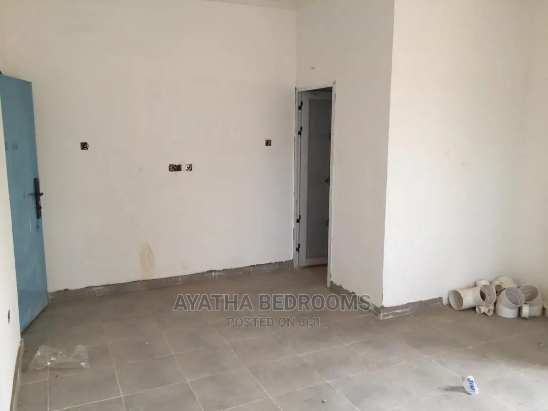 6bdrm House in Ayathar Bedroom, Zero for Sale