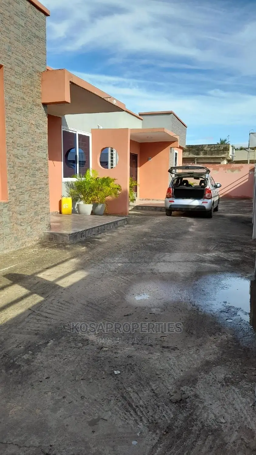 4bdrm House in Nungua Adogonor, Spintex for sale