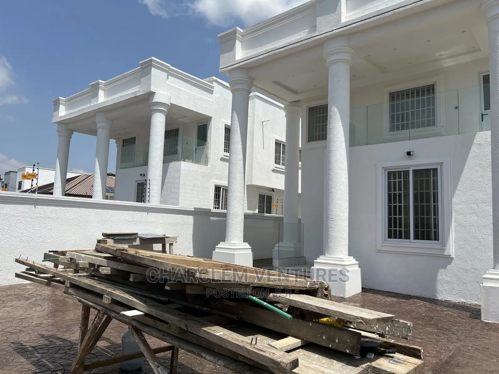 4bdrm Duplex in Accra Metropolitan for Sale