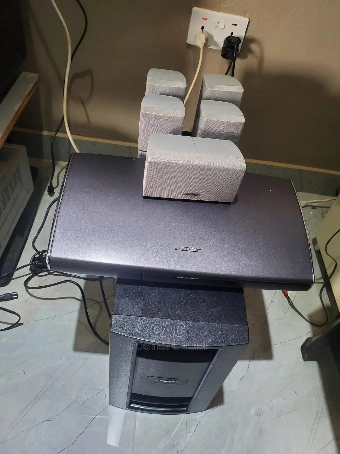 Bose Lifestyle V35 With 5 Bose Cube Surrounds