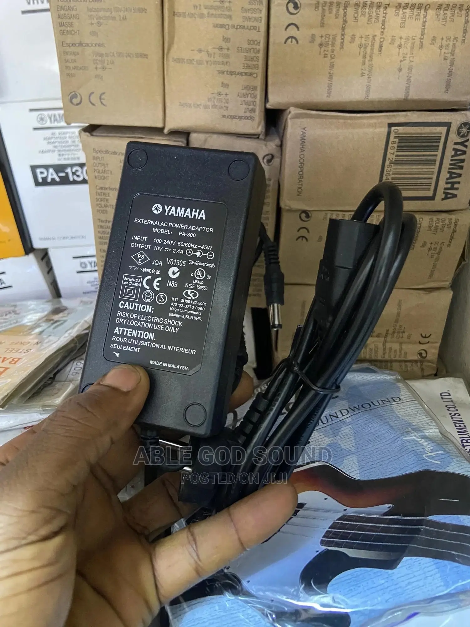 16 Volts Yamaha Adapter