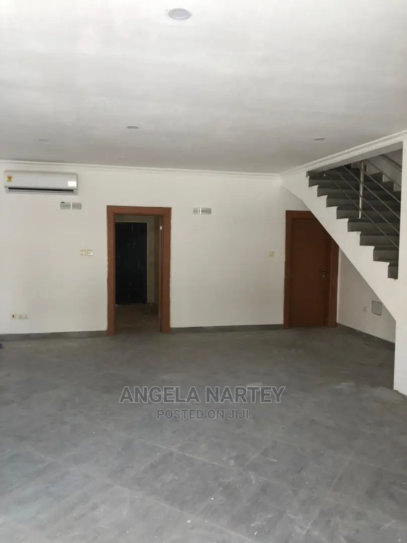 3bdrm House in Sakumono, Accra Metropolitan for Sale