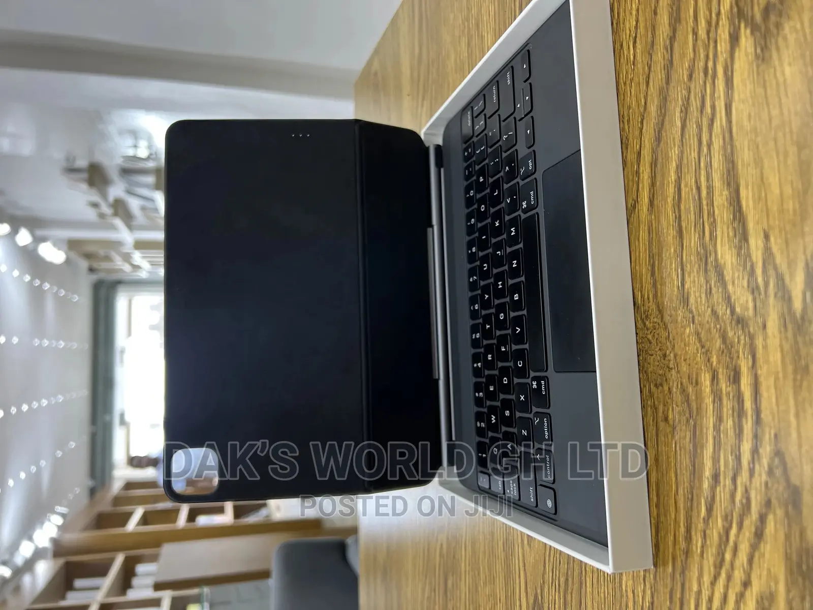 11” Magic Keyboard