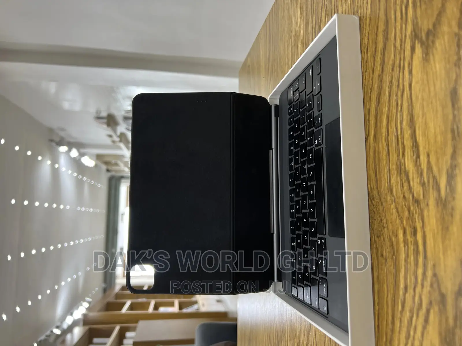 11” Magic Keyboard