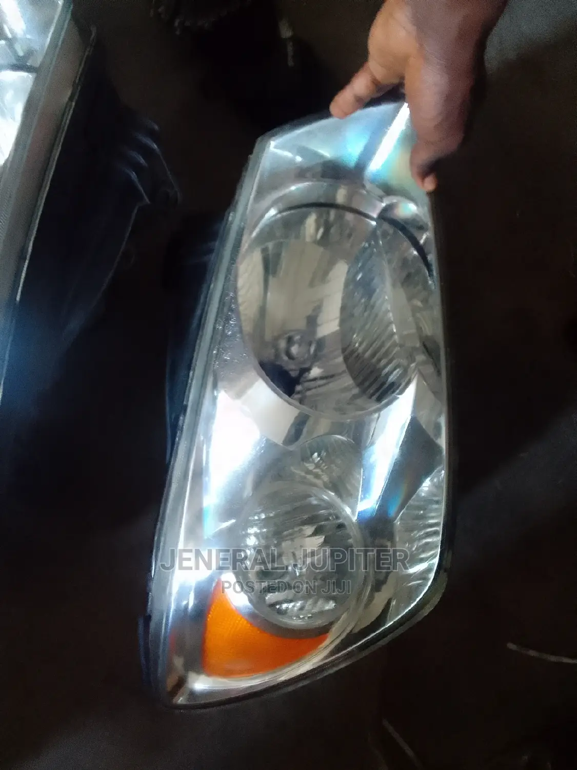 Kia Spectra 5 2005 Headlight Pair.