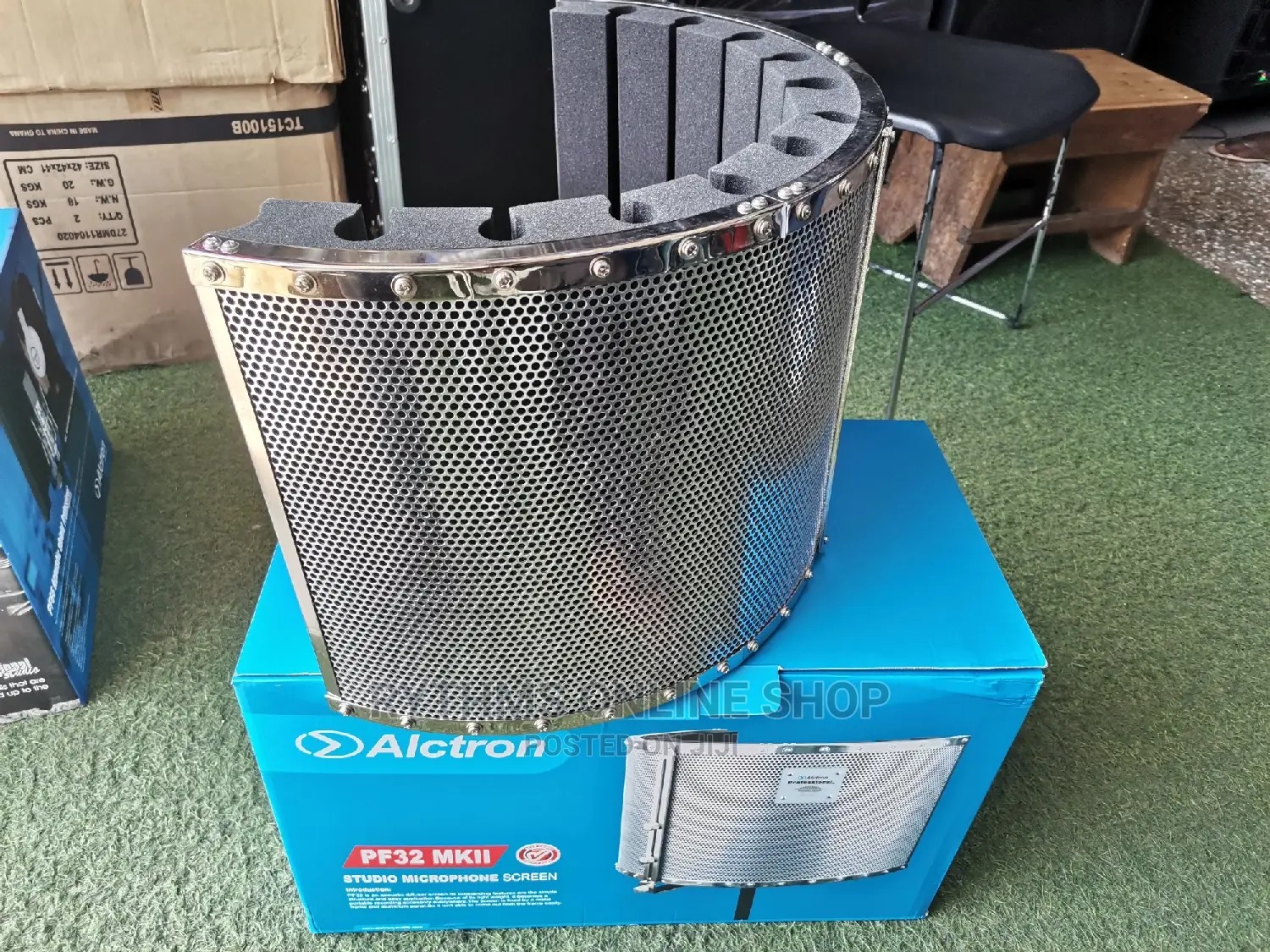 PF32 MKII Studio Microphone Screen