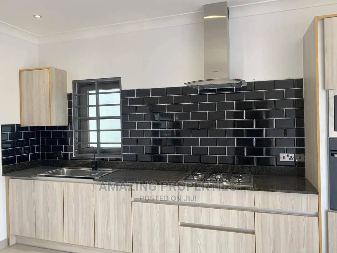 4bdrm House in Airport Residential Area for Sale
