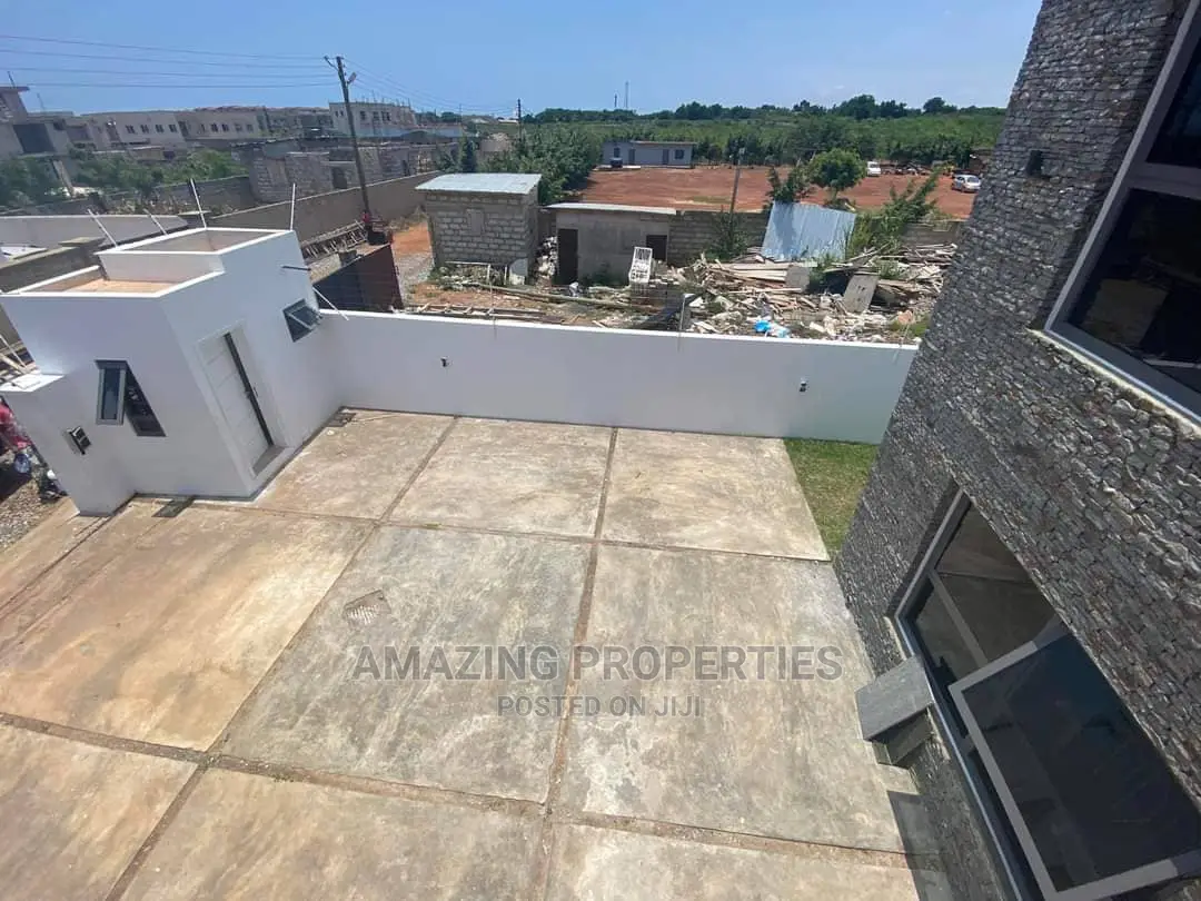 4bdrm House in Airport Residential Area for Sale