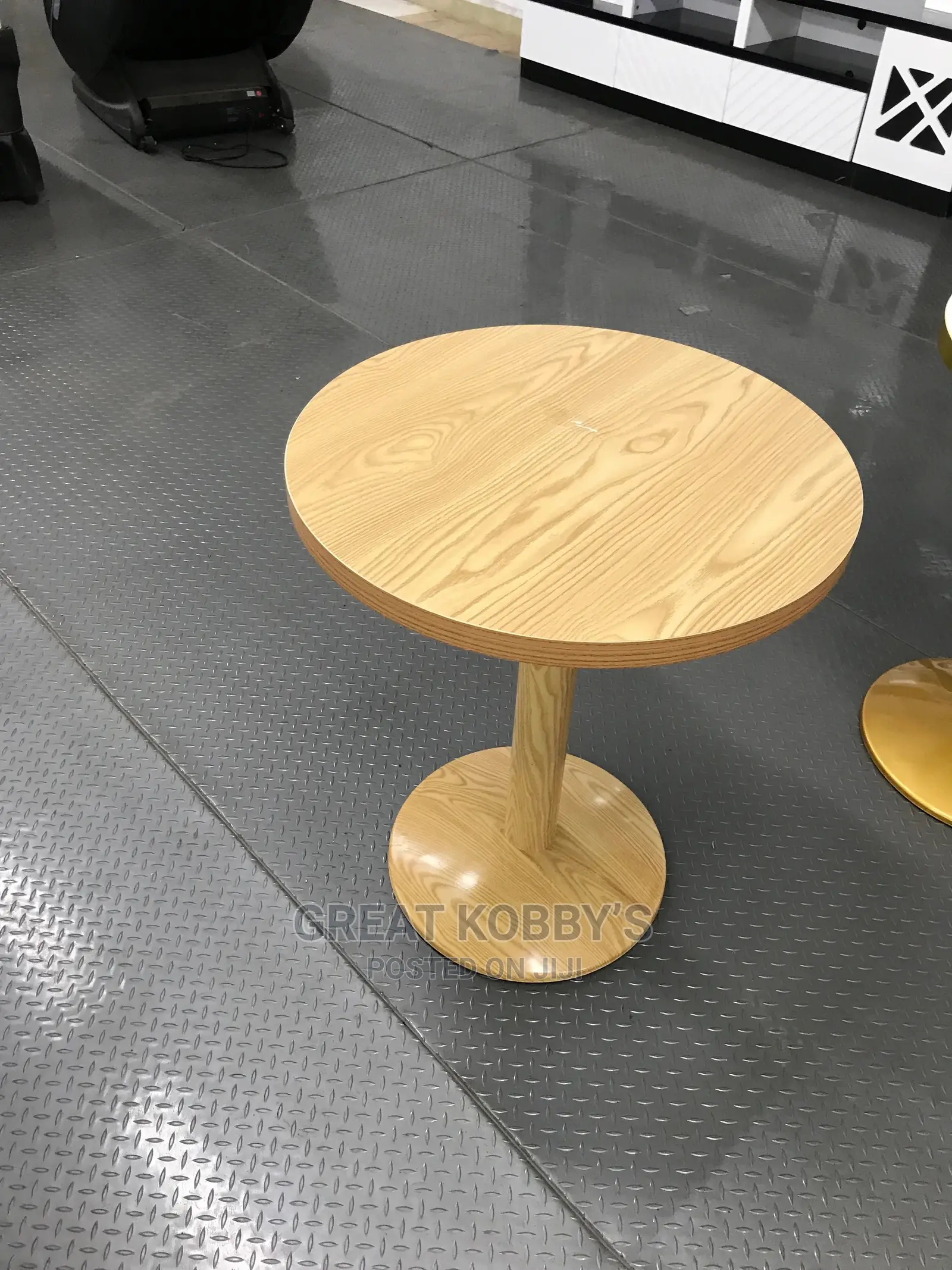 Quality Bar Table