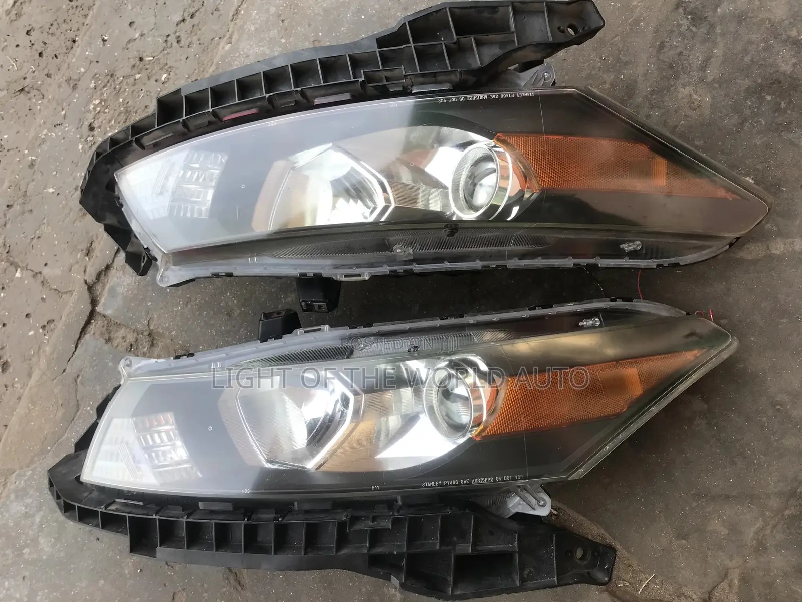 Honda Accord 08 Headlight One Door