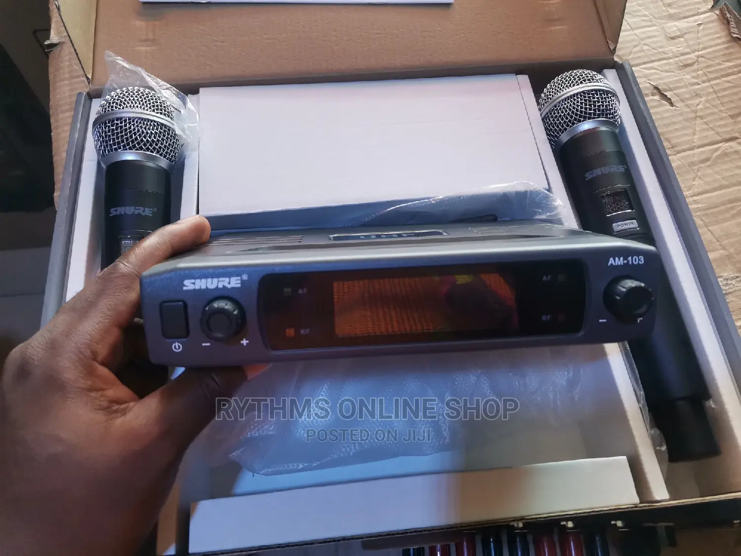 Shure Cordless Mic (AM-103)