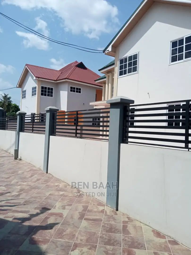 4bdrm Duplex in Ben Properties, Haatso for Sale