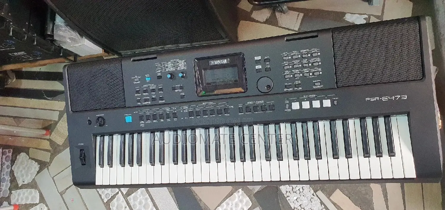 Yamaha E473 Keyboard