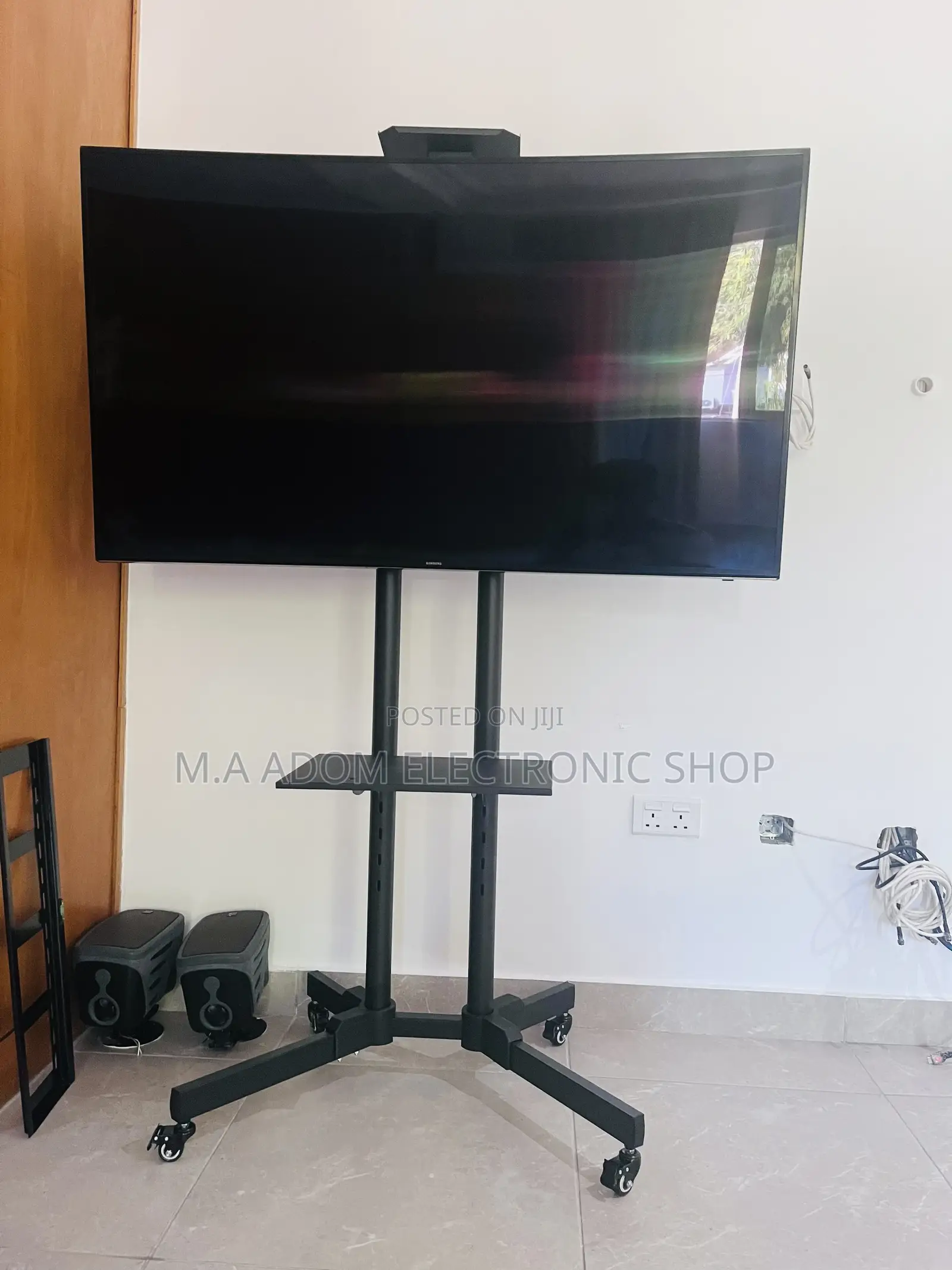 Mobile Tv Stand With Wheels 32”-70”
