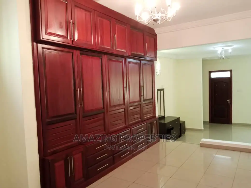 7bdrm House in American House for Rent