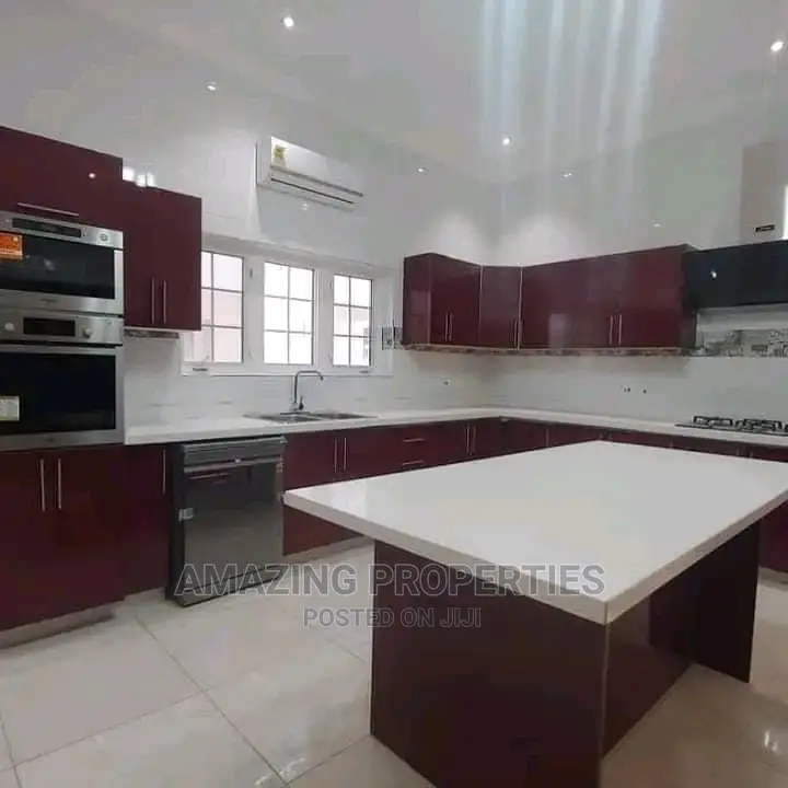 5bdrm House in 5 Bedroom House With for sale