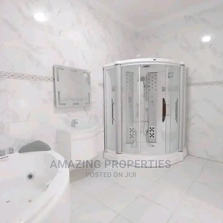 5bdrm House in 5 Bedroom House With for sale