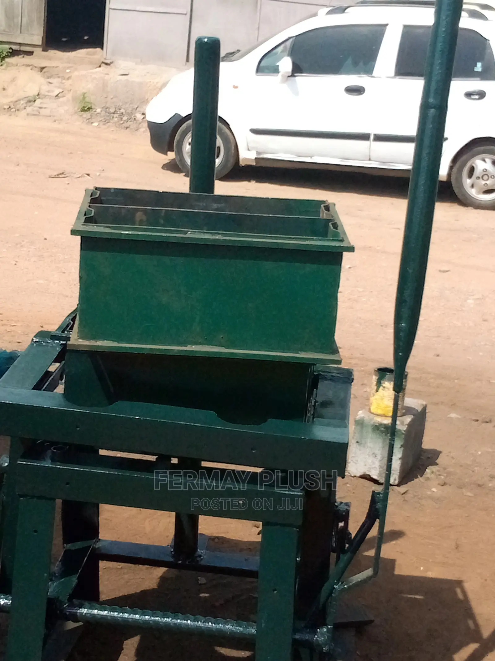 Easy to Operate Small Block Machine