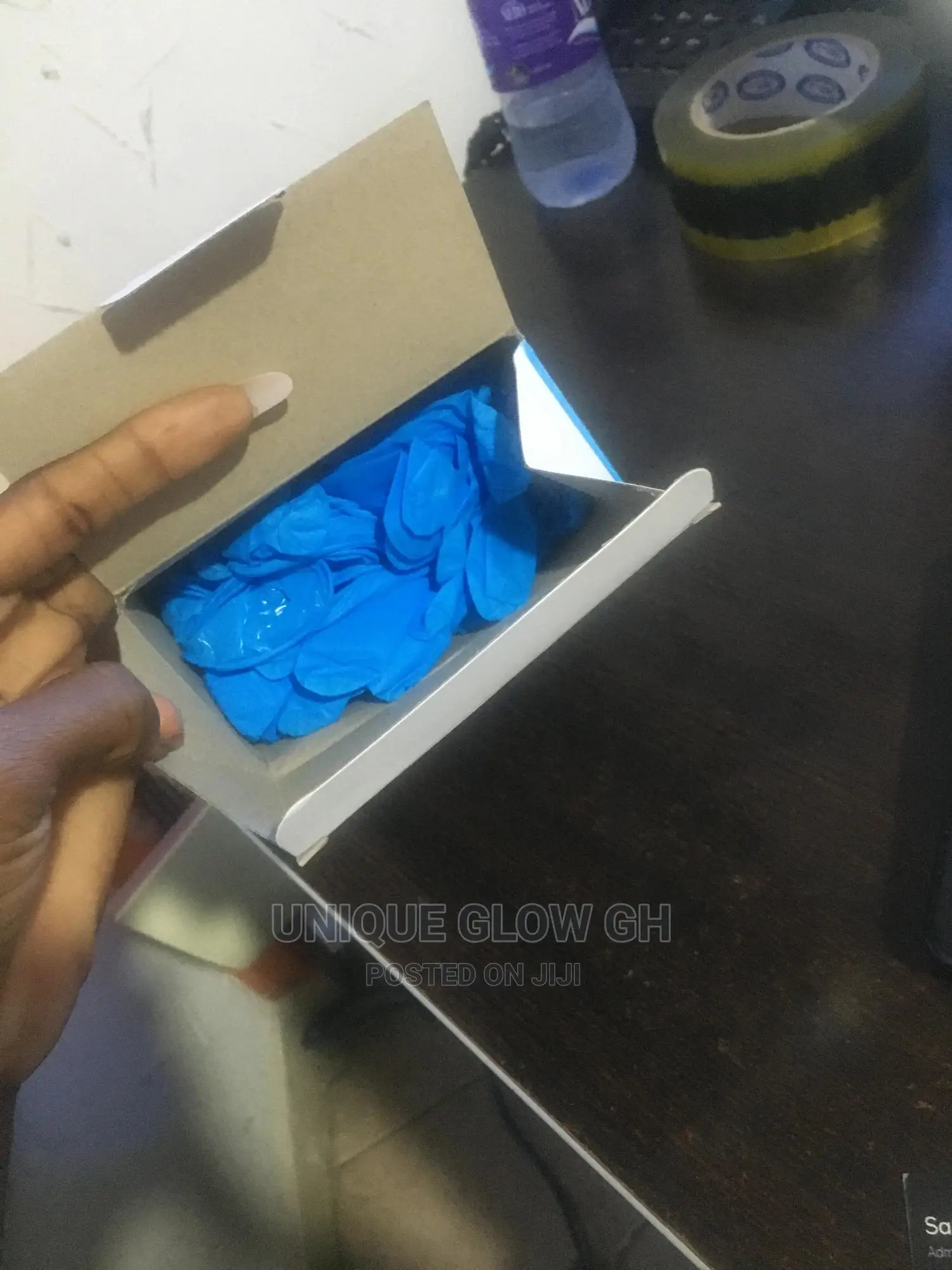 Disposable Nitrile Blue Fits Well, Tight